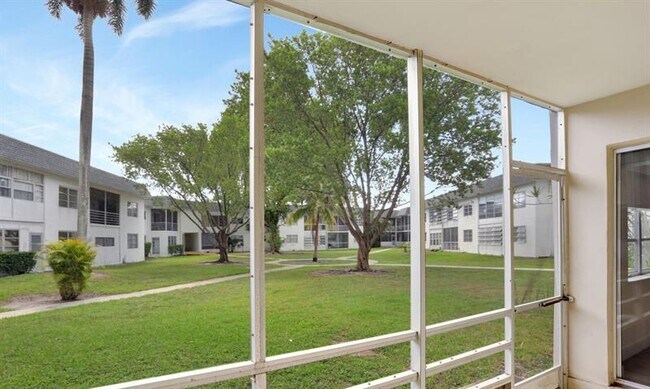 Building Photo - 6507 Winfield Blvd