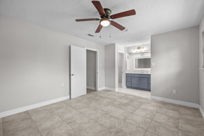 Building Photo - 6639 Indian Falls Dr