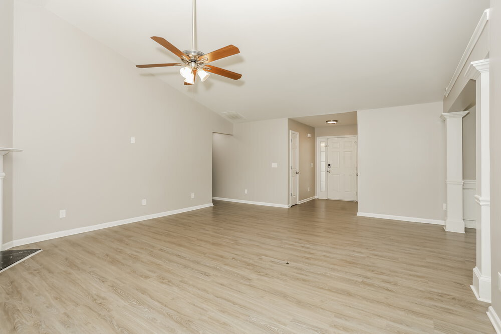 Building Photo - 402 Black Fox Dr