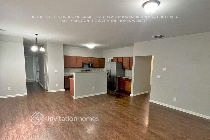 Building Photo - 4121 Oak Field Dr