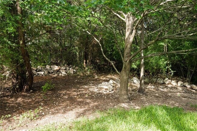 Building Photo - 6100 Danwood Dr