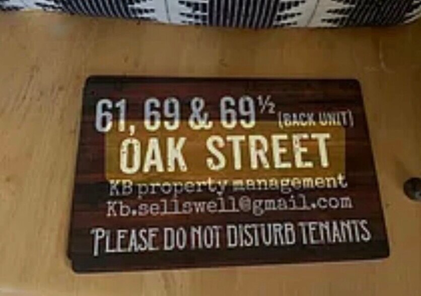 Building Photo - 69 Oak St