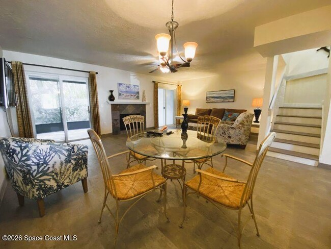 Building Photo - 403 Hayes Ave