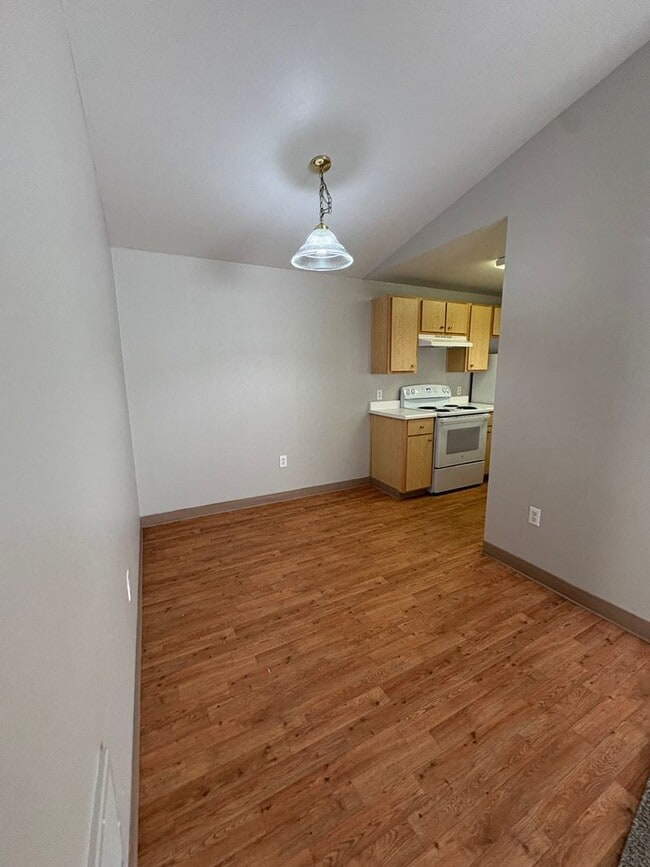 Building Photo - Apply by August 7th to receive FREE rent for the rest of August!