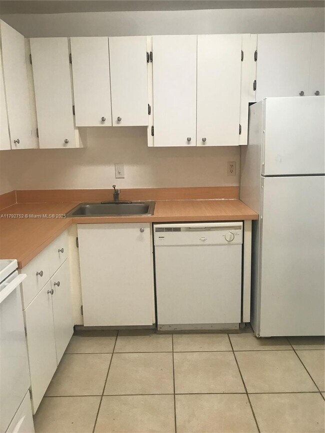 Building Photo - 5112 79