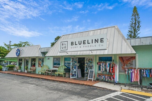 Building Photo - 275 Palm Ave