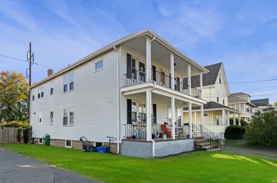 Building Photo - 152 Oliver St