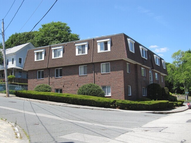 Primary Photo - 725 Broad St