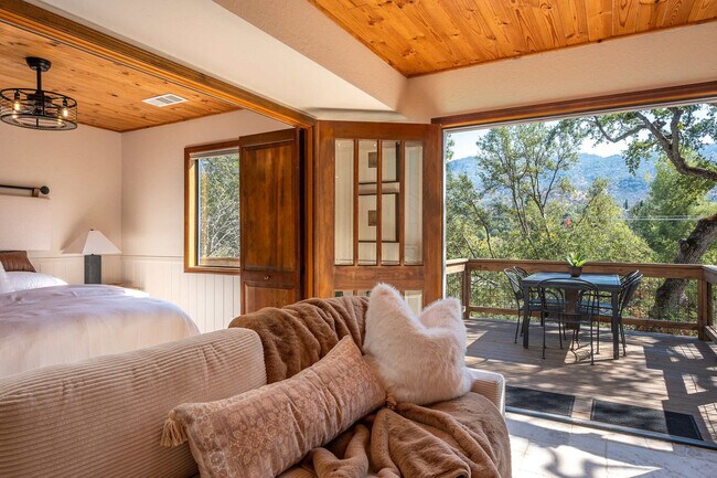 Building Photo - 43620 Washburn Dr