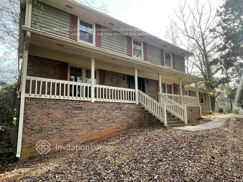 Building Photo - 5120 E Shore Dr SW