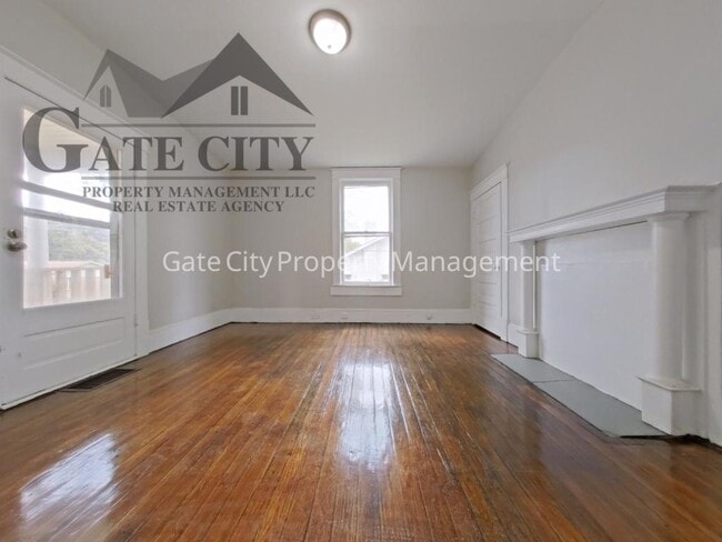 Building Photo - 1006 Holton Pl