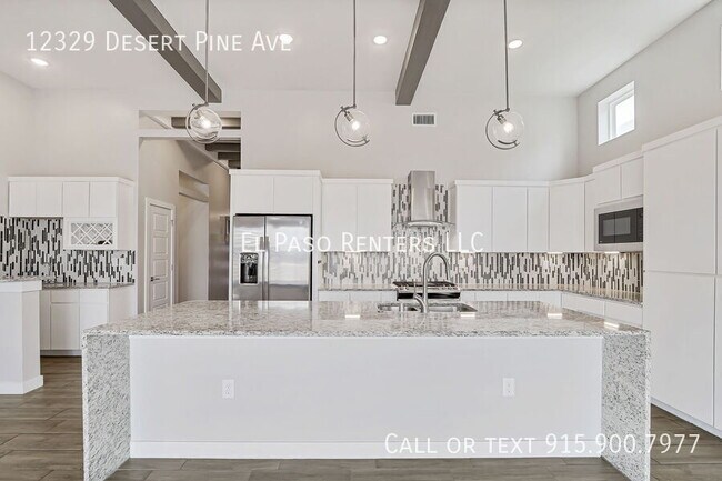 Building Photo - 12329 Desert Pine Ave