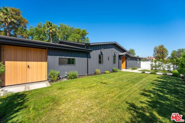 Building Photo - 20215 Lorenzana Dr