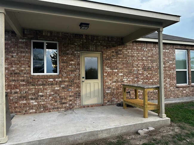 Building Photo - 216 Martha Dr