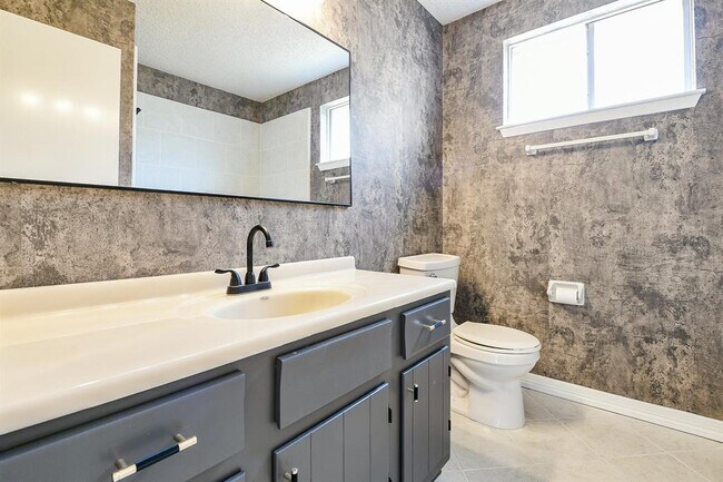 Building Photo - 23938 Spring Mill Ln