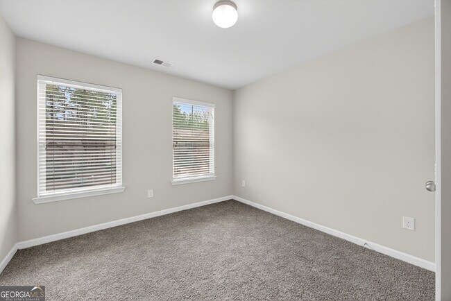 Building Photo - 4497 Ravenwood Dr