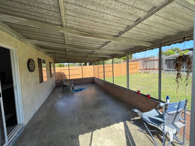 Building Photo - Amazing 4 Bedroom in the Heart of SD!