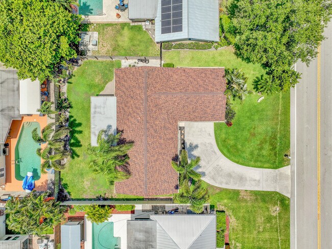 Building Photo - 4360 Elm Ave