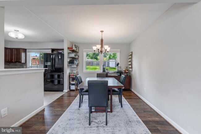 Building Photo - 6006 Rivanna Dr