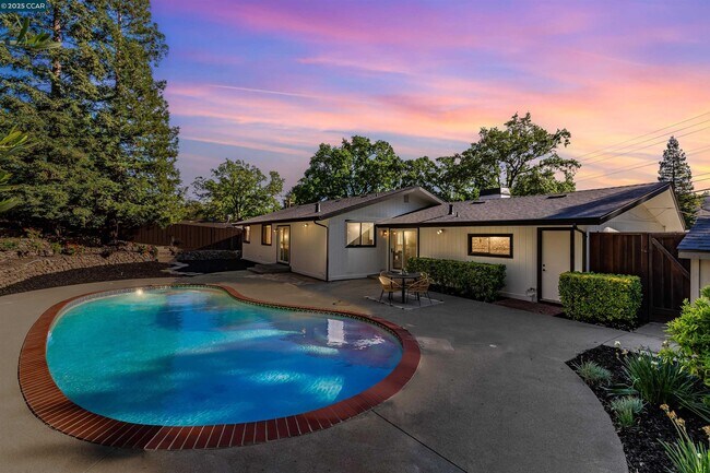 Primary Photo - 2424 San Miguel Dr