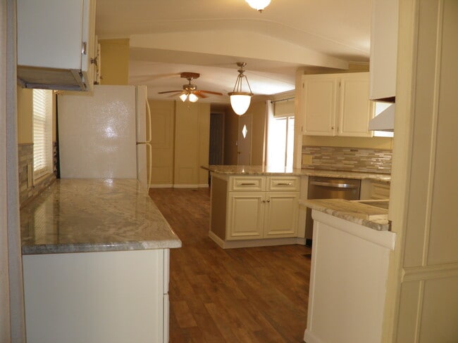 Building Photo - 810 Gibson Rd