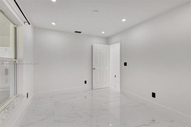 Building Photo - 17084 33rd Rd N