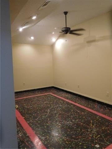 Building Photo - 320 Pool St