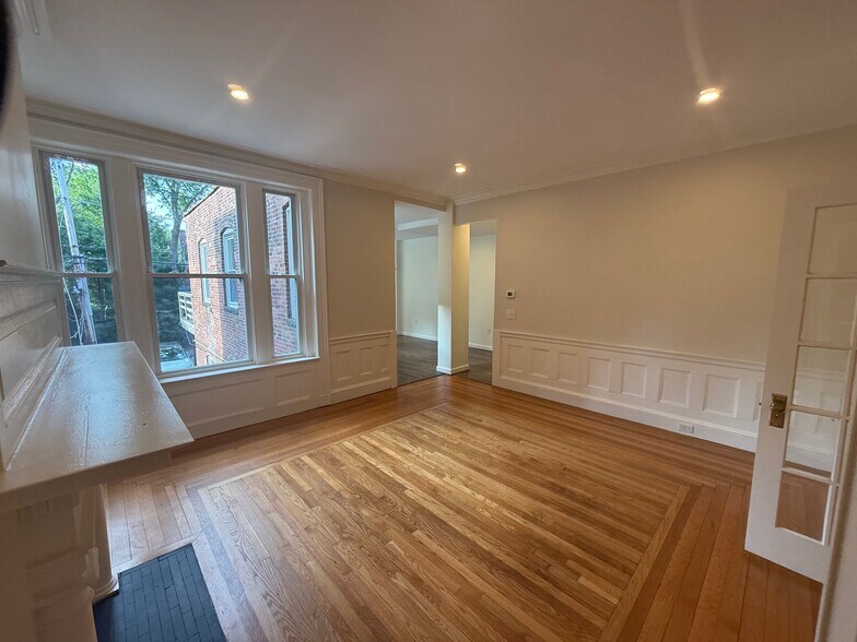 Building Photo - 1726 Beacon St