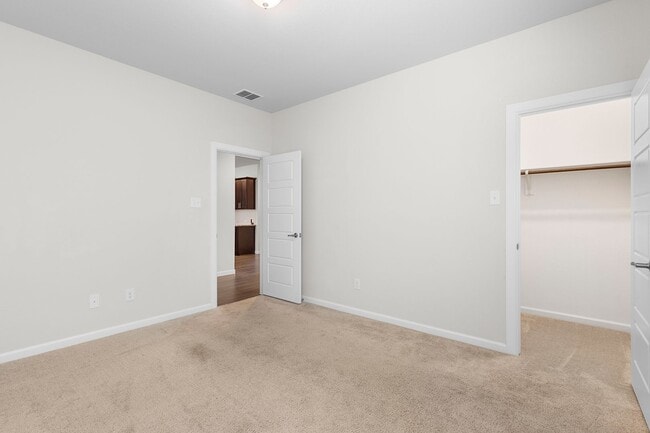 Building Photo - Spacious and Modern Rental Home Available!