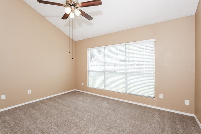 Building Photo - 2500 Coldstream Dr
