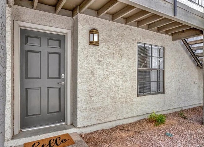 Building Photo - 8020 E Thomas Rd