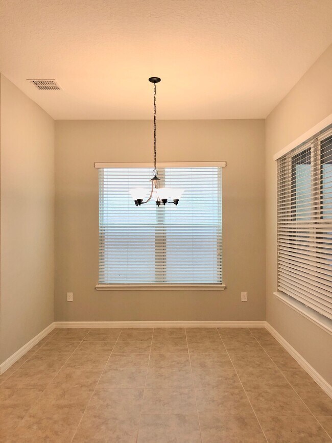 Building Photo - 12663 Salomon Cove Dr