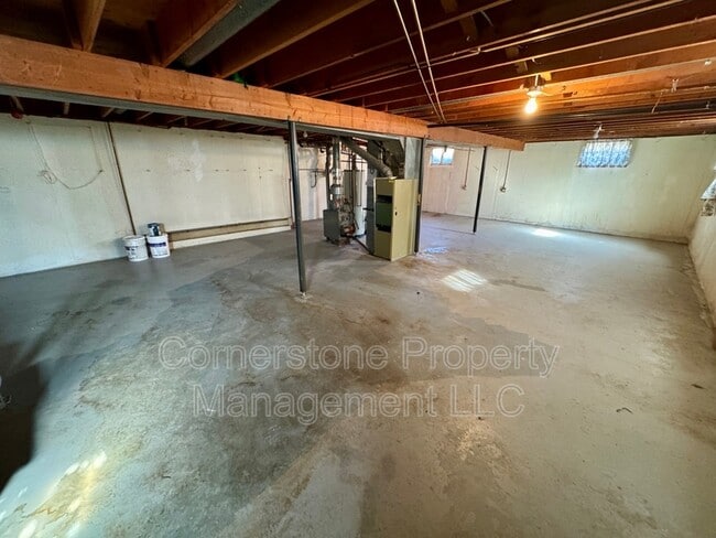 Building Photo - 202 W Bridge St