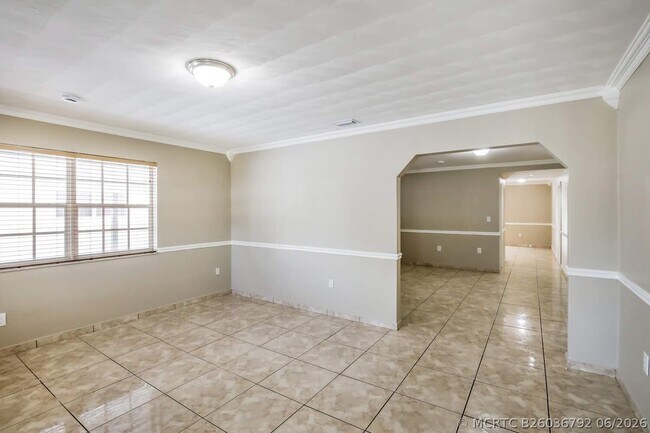 Building Photo - 6545 SW 29th St