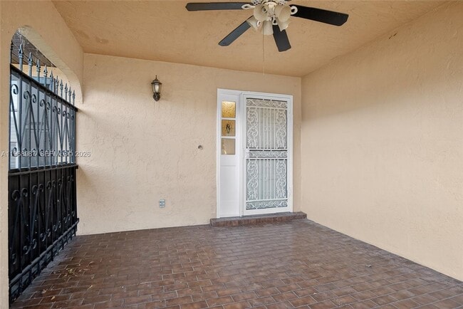 Building Photo - 525 SE Brookside Terrace