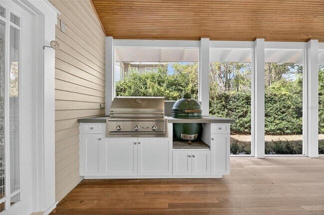 Building Photo - 3003 W Harbor View Ave