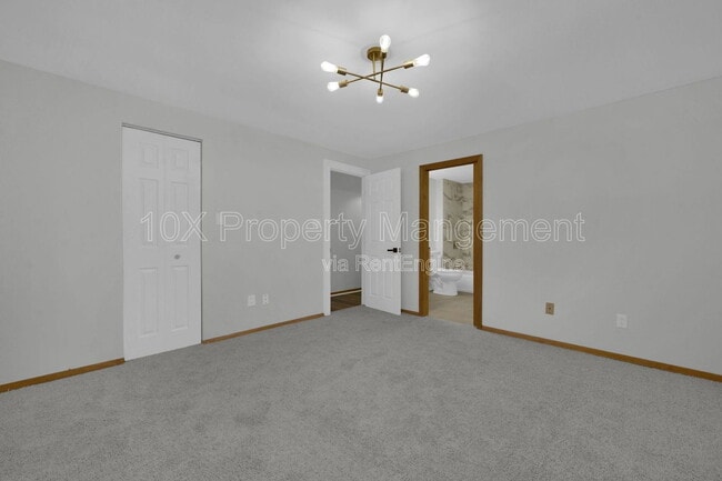 Building Photo - 1638 Parkinson Dr