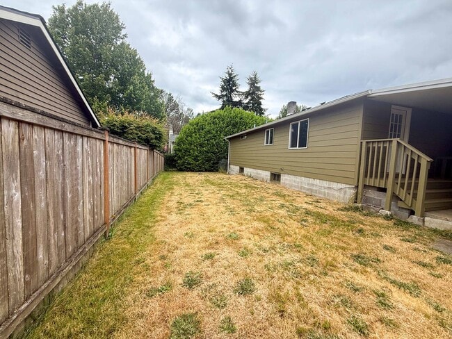 Building Photo - 2bd/1.75ba Lynnwood Home