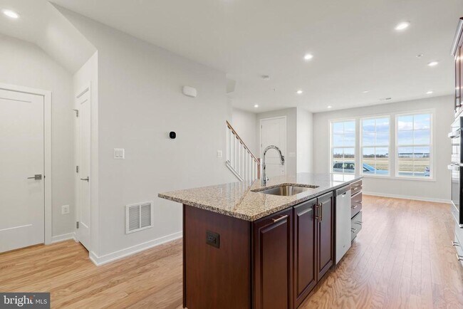Building Photo - 22395 Claude Moore Dr