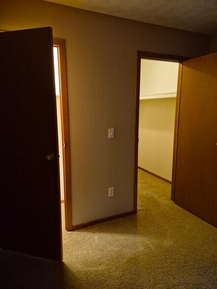 Building Photo - 466 Heritage Cir