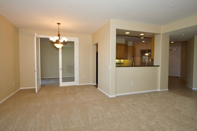 Building Photo - Carlsbad Condo West of 5 Freeway with Lagoon Views - Available June 1st!