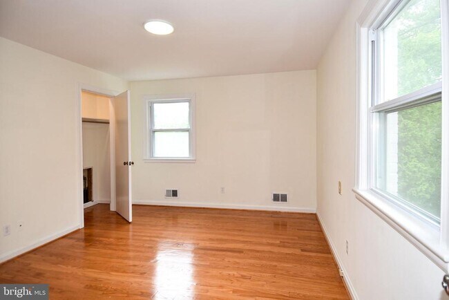 Building Photo - 3865 N Upland St
