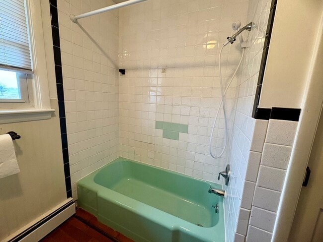 Building Photo - 3 Bedroom 1 Bathroom Rancher in Elizabethtown!