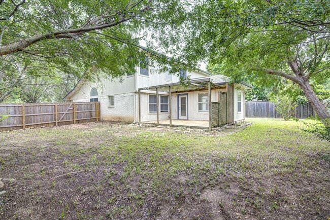 Building Photo - 4300 Companeros Way