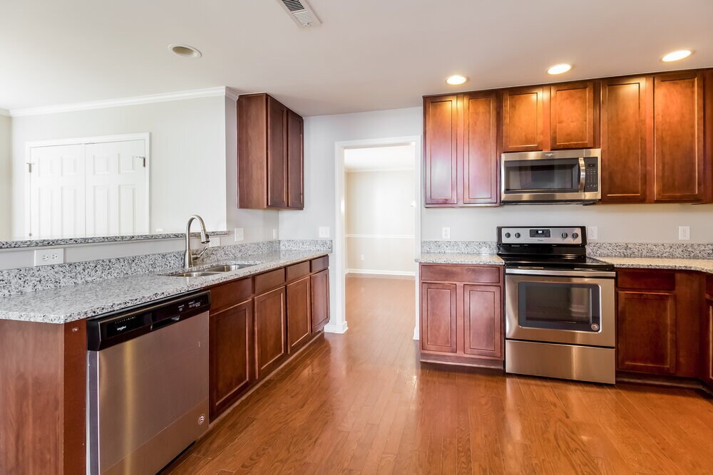 Building Photo - 409 Pyracantha Dr