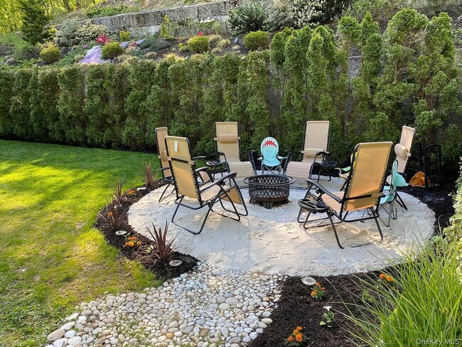 Building Photo - 24 Wilafra Pl