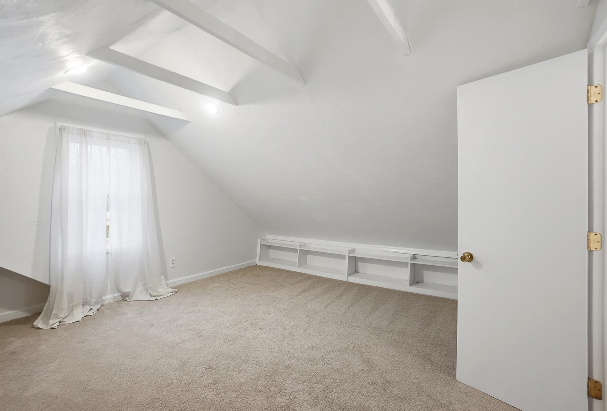 Building Photo - 2695 Bellwood Ave