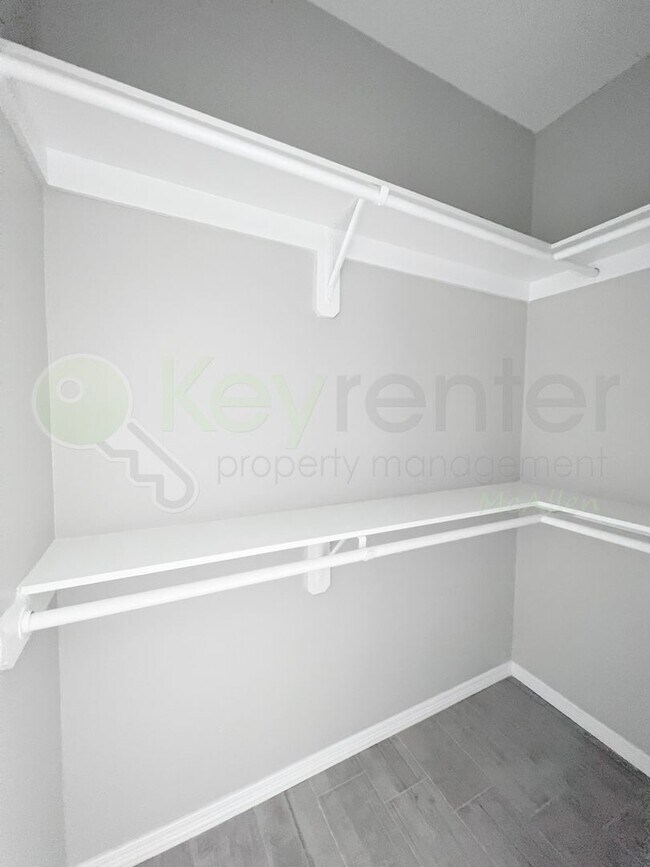 Building Photo - 1812 Redbud Ln