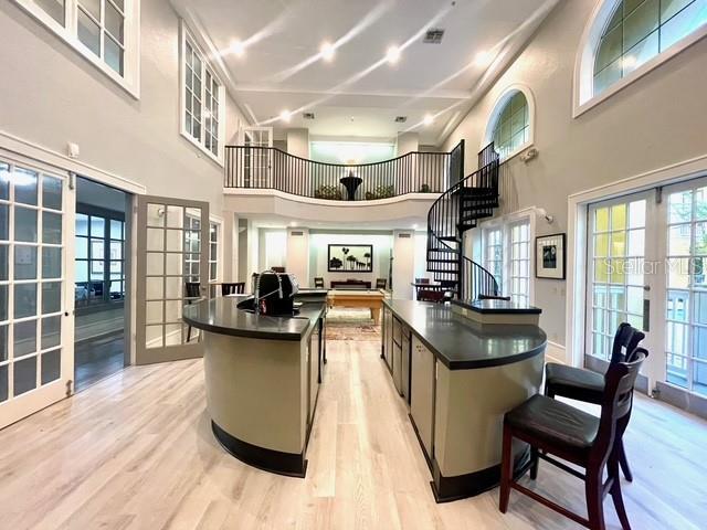 Building Photo - 860 N Orange Ave