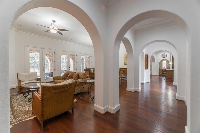 Building Photo - 6 W Monteagle Cir